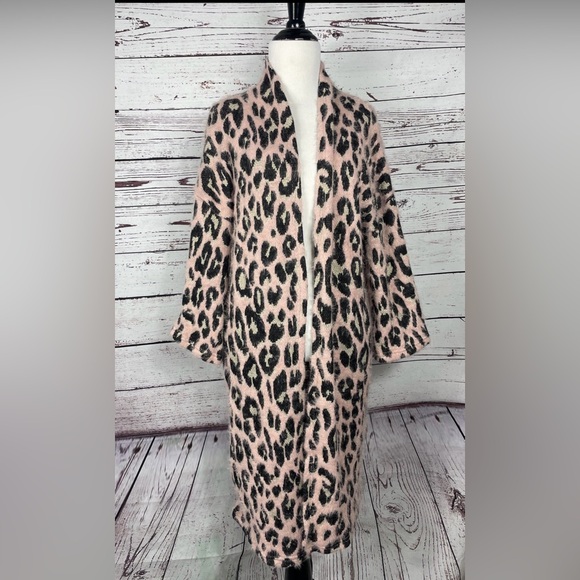 Wildfox Sweaters - Wildfox fuzzy pink leopard knit cardigan XS soft‎ cozy open front